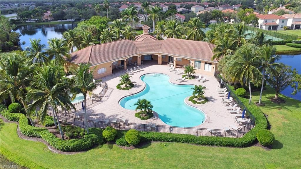 Image 20 of property listing at 2571 Laurentina LN, Cape Coral, FL 33909