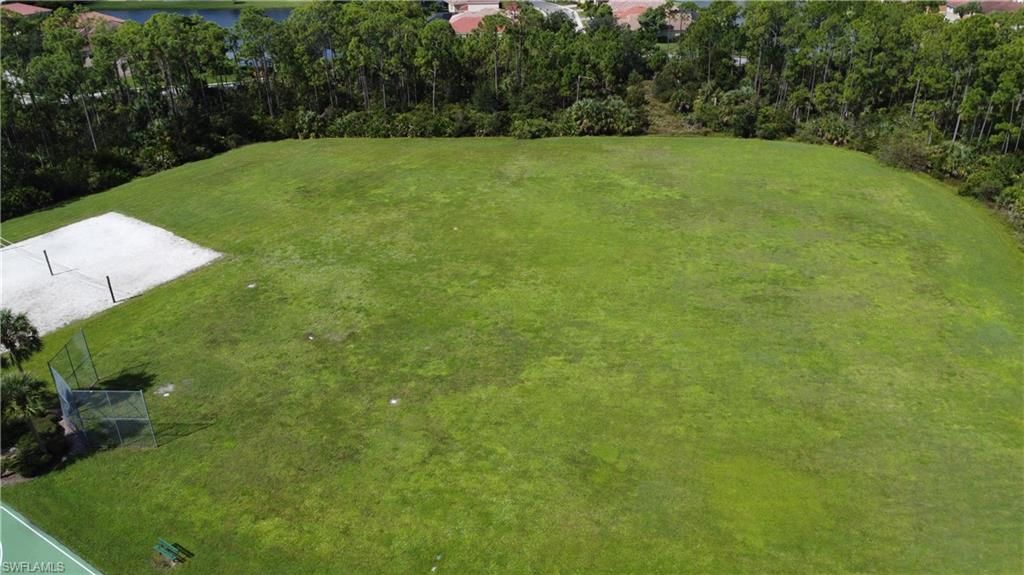 Image 27 of property listing at 2571 Laurentina LN, Cape Coral, FL 33909