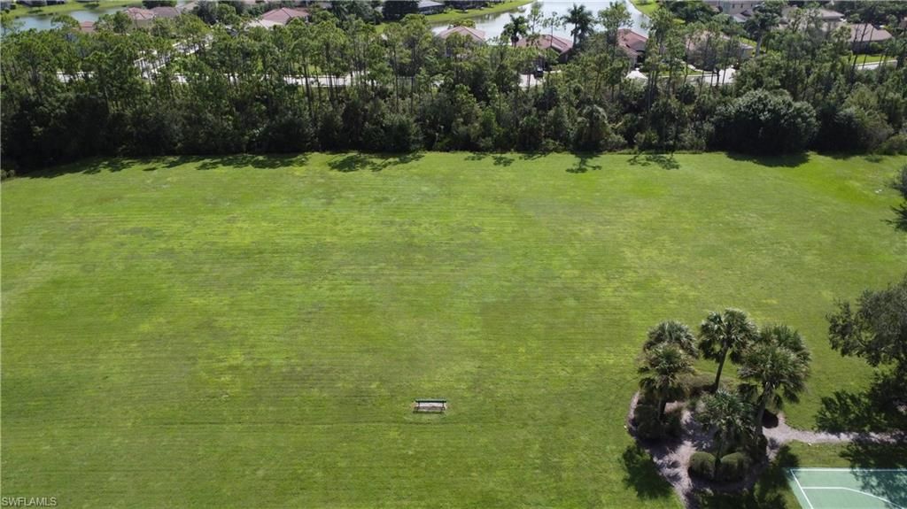 Image 28 of property listing at 2571 Laurentina LN, Cape Coral, FL 33909