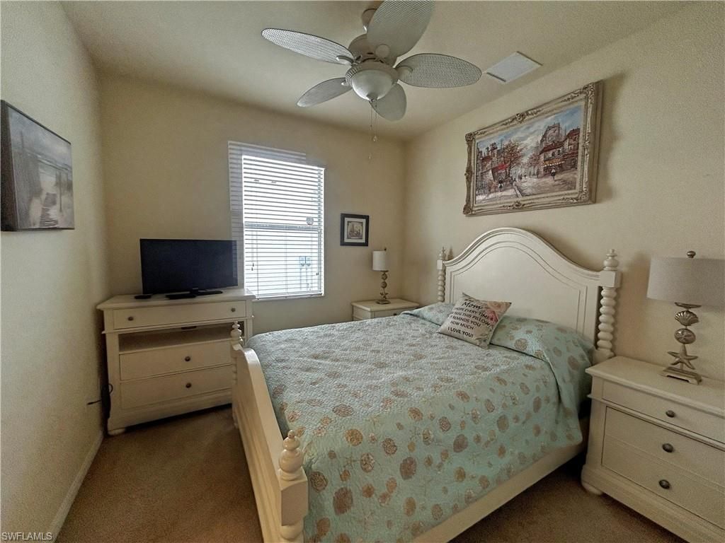 Image 4 of property listing at 2571 Laurentina LN, Cape Coral, FL 33909