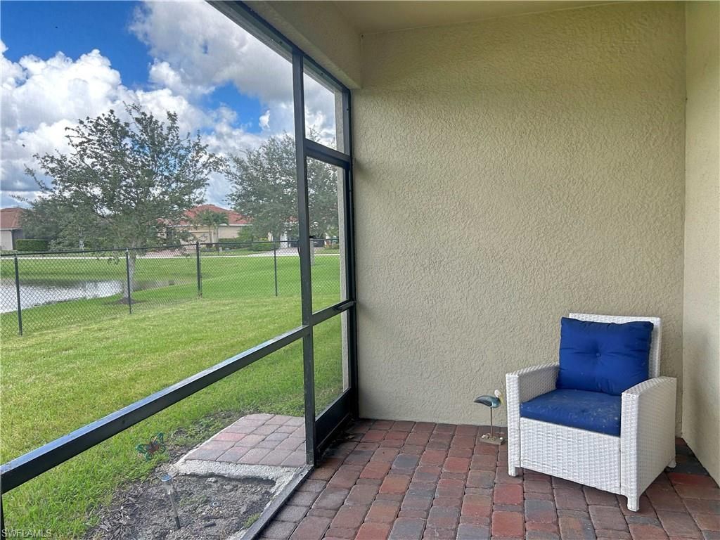 Image 8 of property listing at 2571 Laurentina LN, Cape Coral, FL 33909