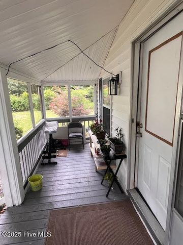302 W James Street, La Grange, NC 28551