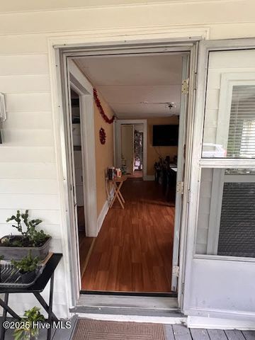 302 W James Street, La Grange, NC 28551