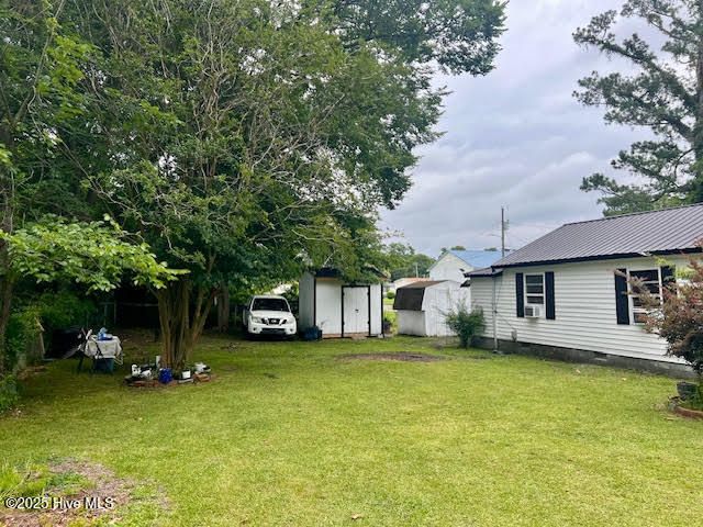 302 W James Street, La Grange, NC 28551