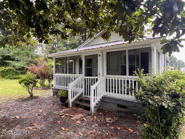 302 W James Street, La Grange, NC 28551