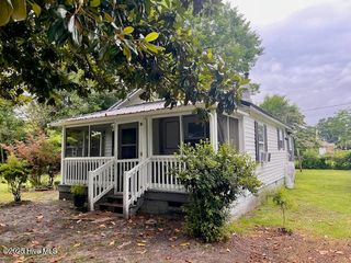 302 W James Street, La Grange, NC 28551
