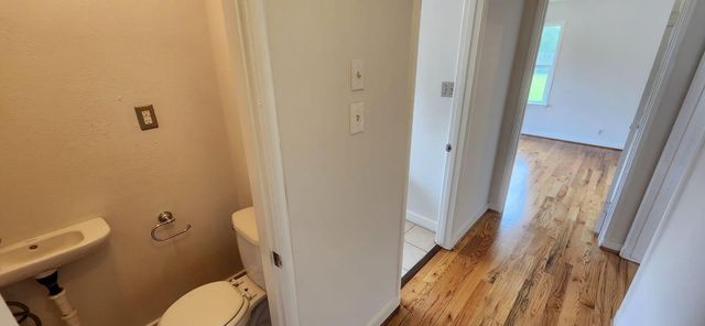 5501 Huisache Street, Houston, TX 77081