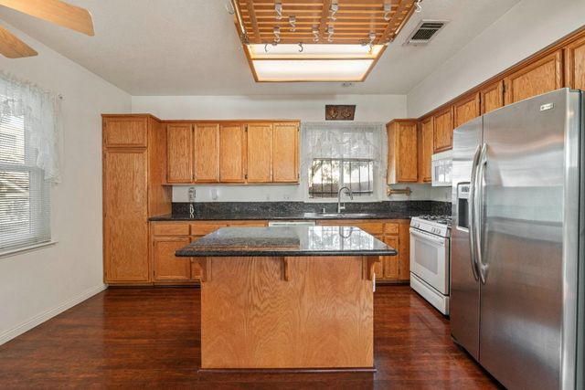 4937 Cherryville Ln, Sacramento, CA 95842