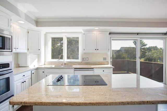 52124 N Lakeshore Drive, Granger, IN 46530