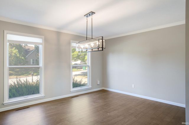 52124 N Lakeshore Drive, Granger, IN 46530