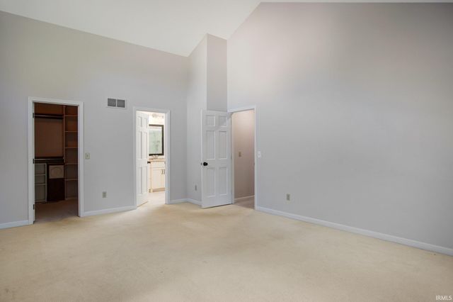 52124 N Lakeshore Drive, Granger, IN 46530