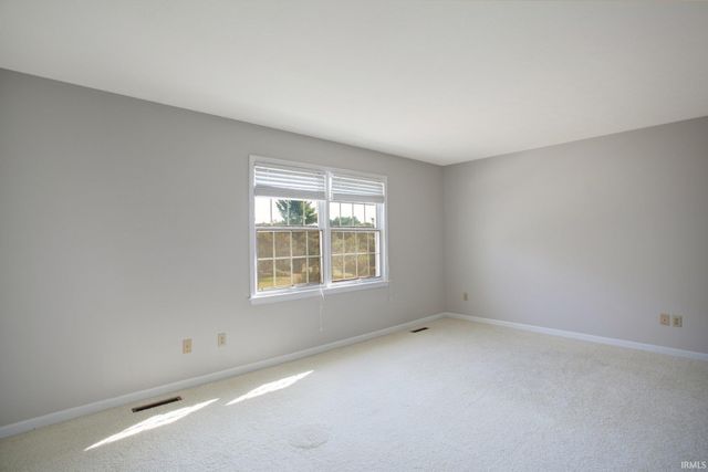 52124 N Lakeshore Drive, Granger, IN 46530