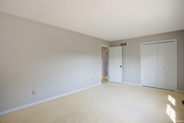 52124 N Lakeshore Drive, Granger, IN 46530