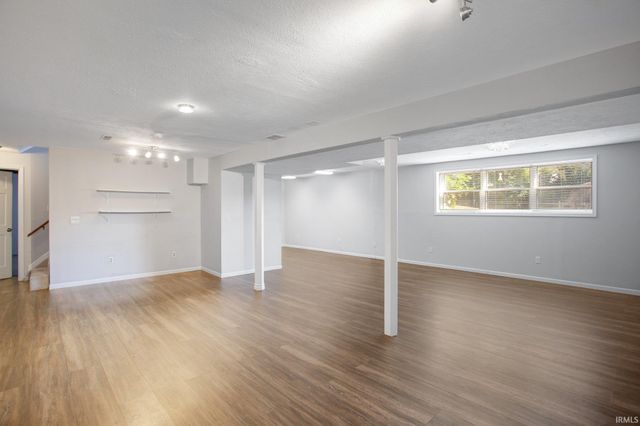 52124 N Lakeshore Drive, Granger, IN 46530