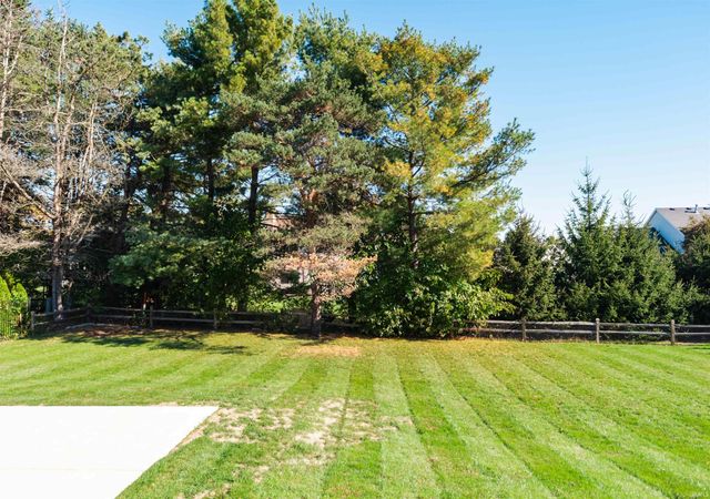 52124 N Lakeshore Drive, Granger, IN 46530