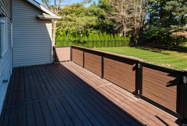 52124 N Lakeshore Drive, Granger, IN 46530