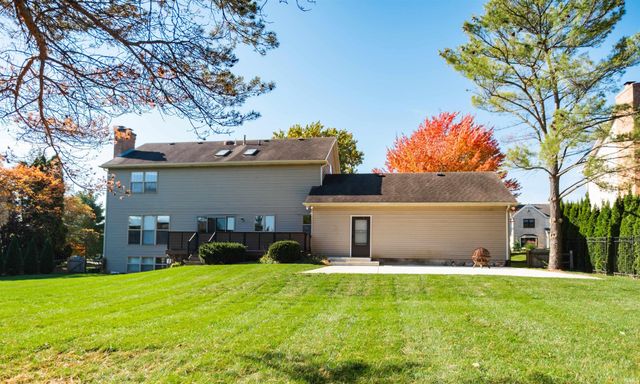 52124 N Lakeshore Drive, Granger, IN 46530