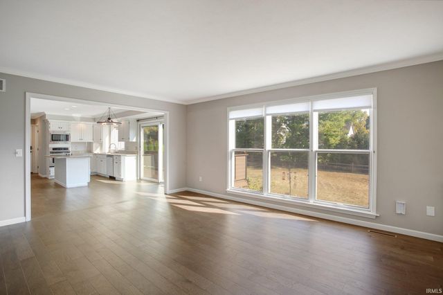 52124 N Lakeshore Drive, Granger, IN 46530