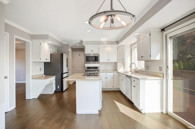 52124 N Lakeshore Drive, Granger, IN 46530