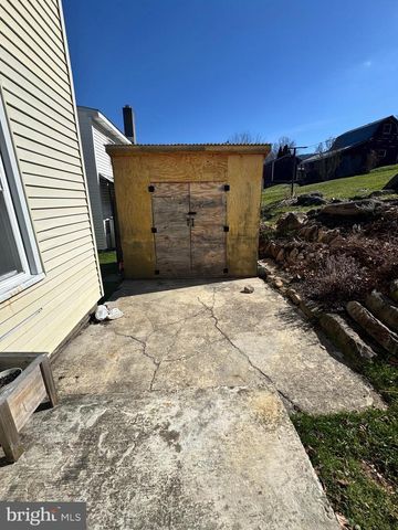 316 W RAILROAD ST, Reedsville, PA 17084
