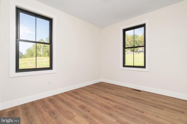 1854 MIDDLE COVE RD, Mathias, WV 26812