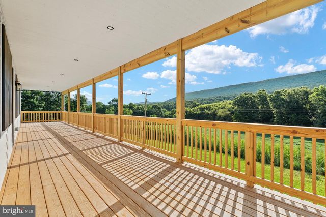 1854 MIDDLE COVE RD, Mathias, WV 26812