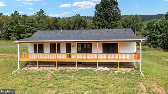1854 MIDDLE COVE RD, Mathias, WV 26812