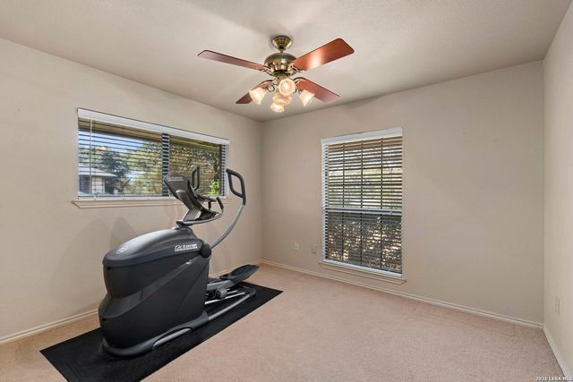 360 BEAR RIDGE DR, La Vernia, TX 78121