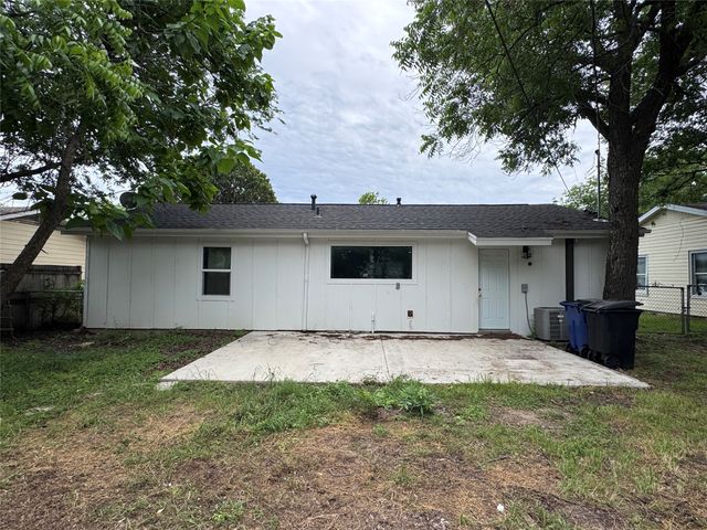 520 King Street, Burleson, TX 76028