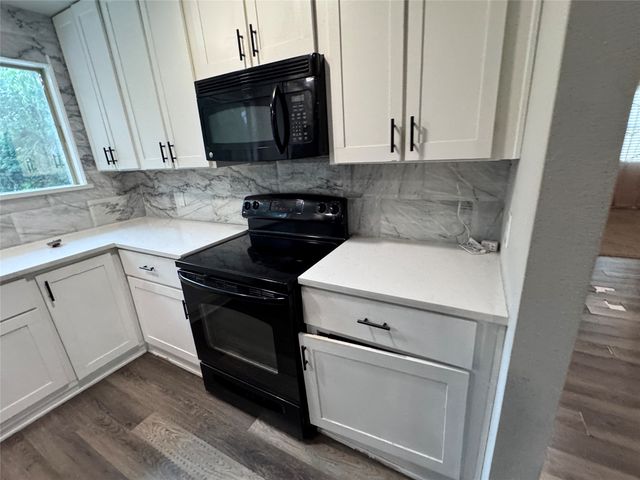 520 King Street, Burleson, TX 76028