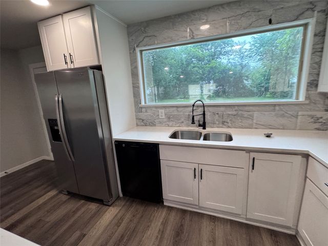 520 King Street, Burleson, TX 76028
