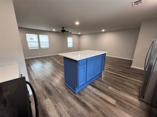 520 King Street, Burleson, TX 76028