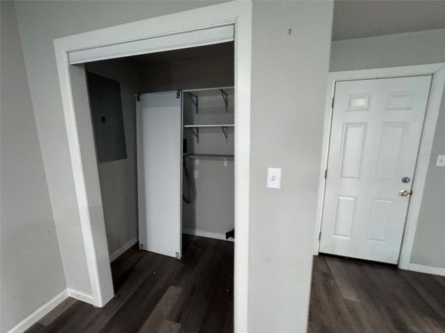 520 King Street, Burleson, TX 76028