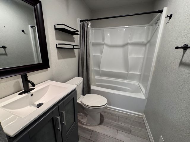 520 King Street, Burleson, TX 76028