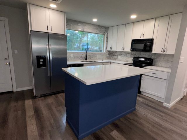 520 King Street, Burleson, TX 76028
