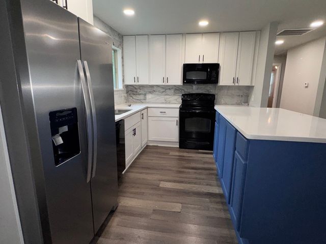 520 King Street, Burleson, TX 76028