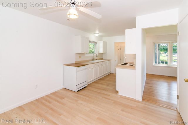 15009 Houghton Street, Livonia, MI 48154