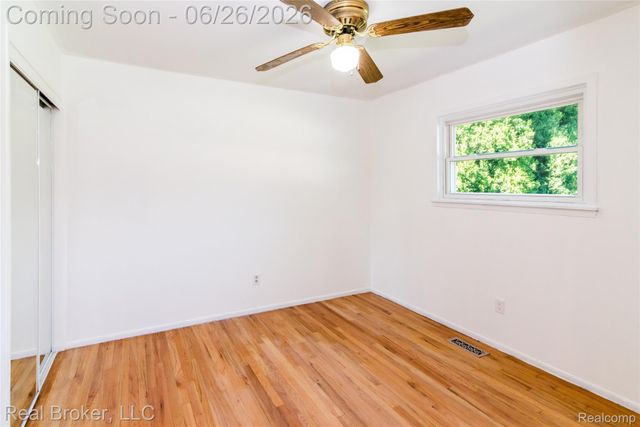 15009 Houghton Street, Livonia, MI 48154