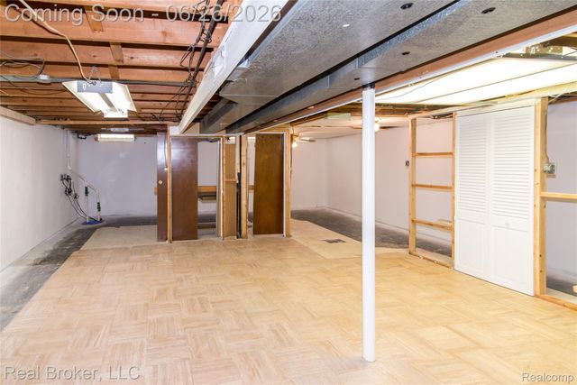 15009 Houghton Street, Livonia, MI 48154