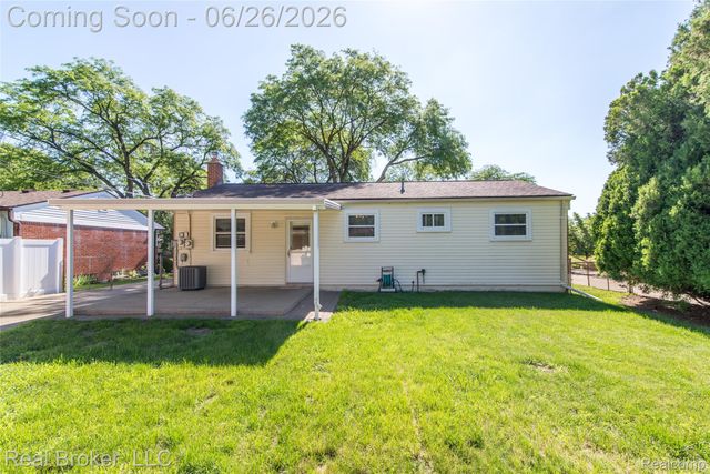 15009 Houghton Street, Livonia, MI 48154