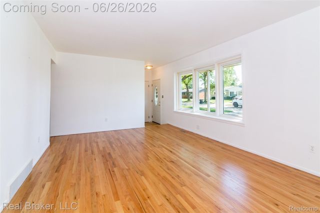 15009 Houghton Street, Livonia, MI 48154