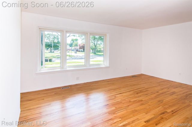 15009 Houghton Street, Livonia, MI 48154