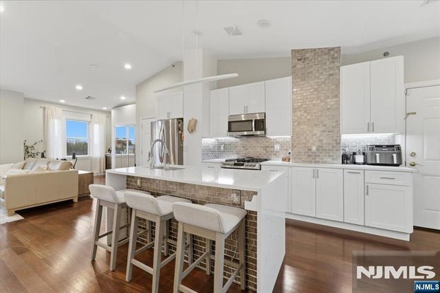 620 38th Street 205, Union City, NJ 07087