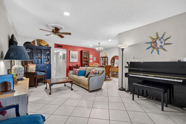 5073 LAKEFRONT Boulevard B, Delray Beach, FL 33484