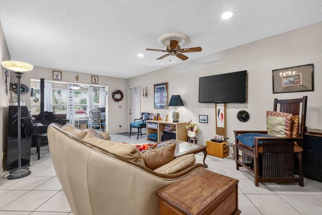 5073 LAKEFRONT Boulevard B, Delray Beach, FL 33484