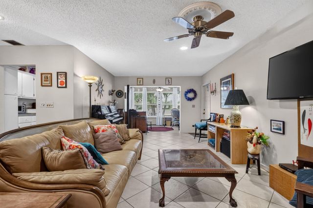 5073 LAKEFRONT Boulevard B, Delray Beach, FL 33484