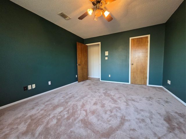 138 Pin Oak Drive, Angleton, TX 77515