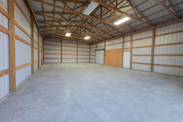 138 Pin Oak Drive, Angleton, TX 77515