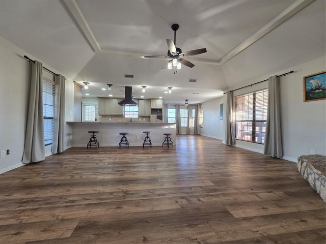 138 Pin Oak Drive, Angleton, TX 77515