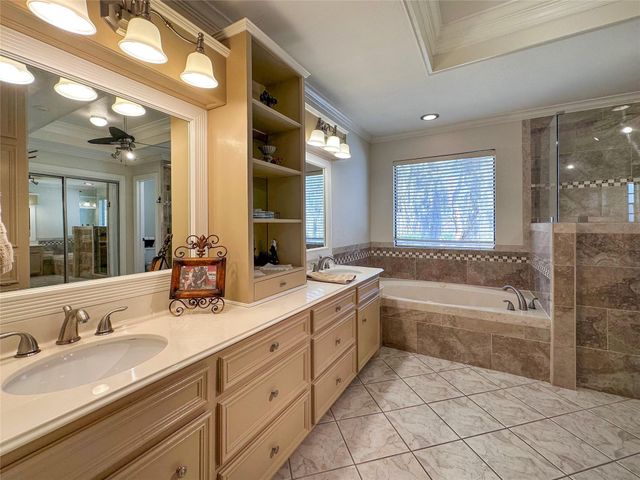 104 Daylily Drive, Lake Jackson, TX 77566